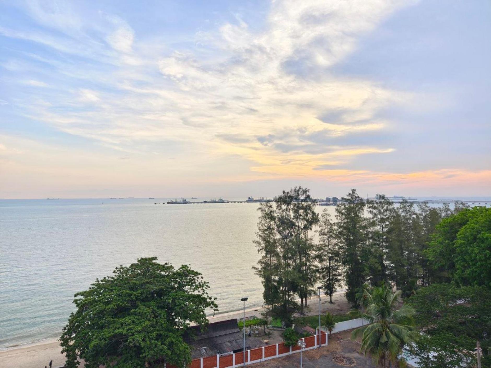 Mutiara Melaka Beach Resort By Glex Tangga Batu Екстер'єр фото